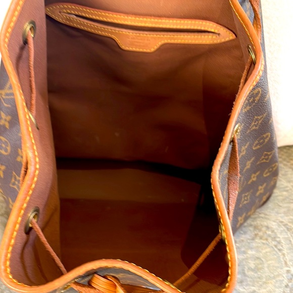 Louis Vuitton Monogram Montsouris GM - Picture 4 of 7